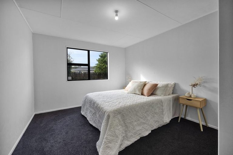 Photo of property in 11 Finer Place, Hawera, 4610