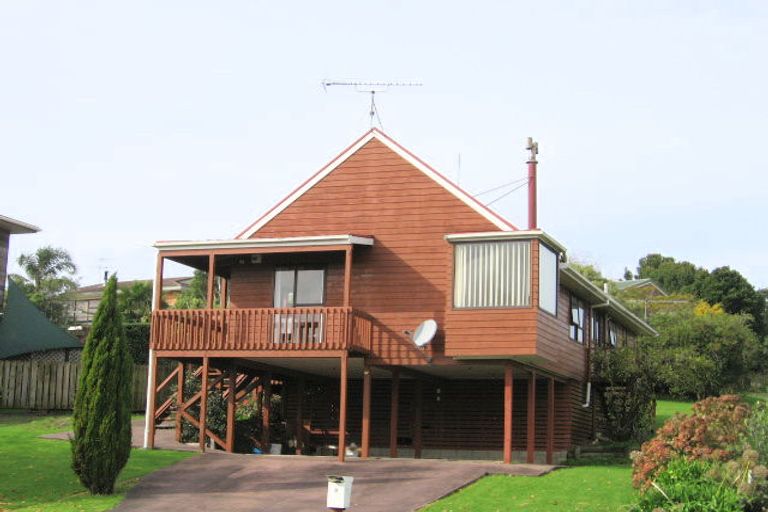 Photo of property in 9 Albert Hall Drive, Red Beach, 0932