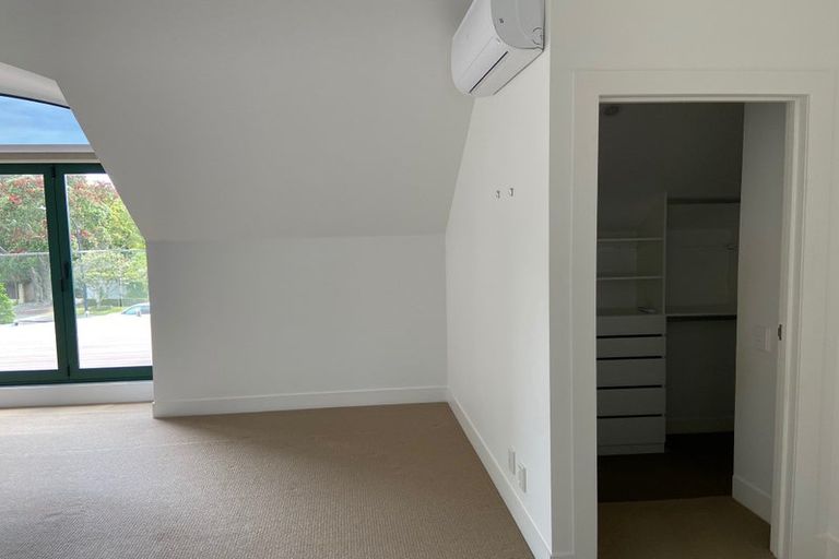 Photo of property in 1/16 Clifton Road, Hauraki, Auckland, 0622