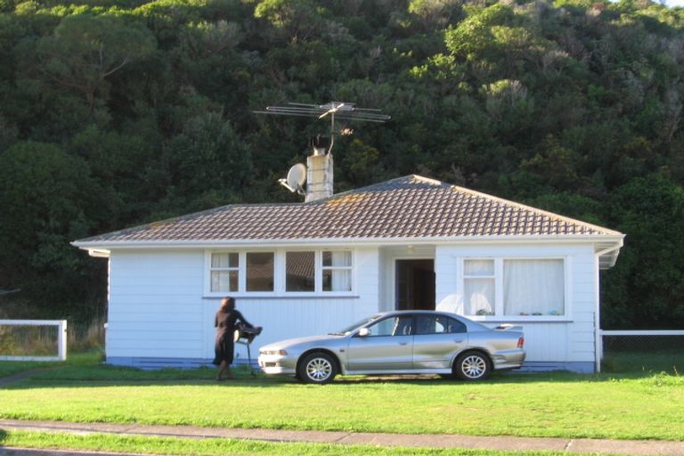 Photo of property in 118 Rangituhi Crescent, Takapuwahia, Porirua, 5022