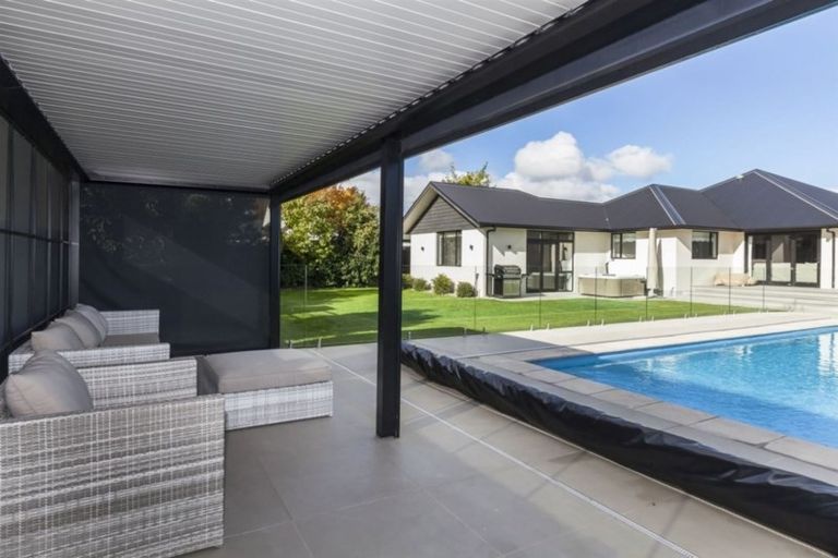 Photo of property in 10 Penhelig Place, Burnside, Christchurch, 8053