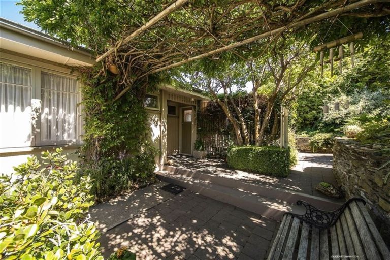 Photo of property in 4 Panorama Terrace, Queenstown, 9300