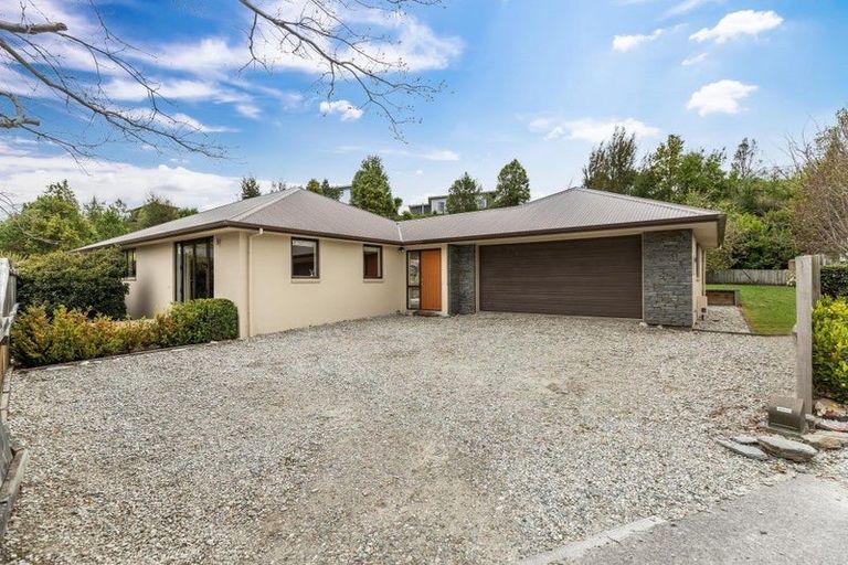 Photo of property in 28 Quill Street, Lake Hayes, Queenstown, 9304