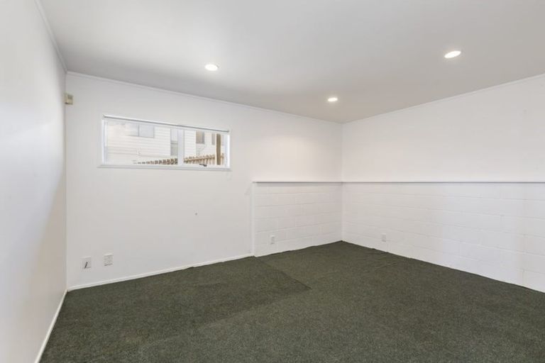 Photo of property in 12 North West Anchorage, Omaha, 0986