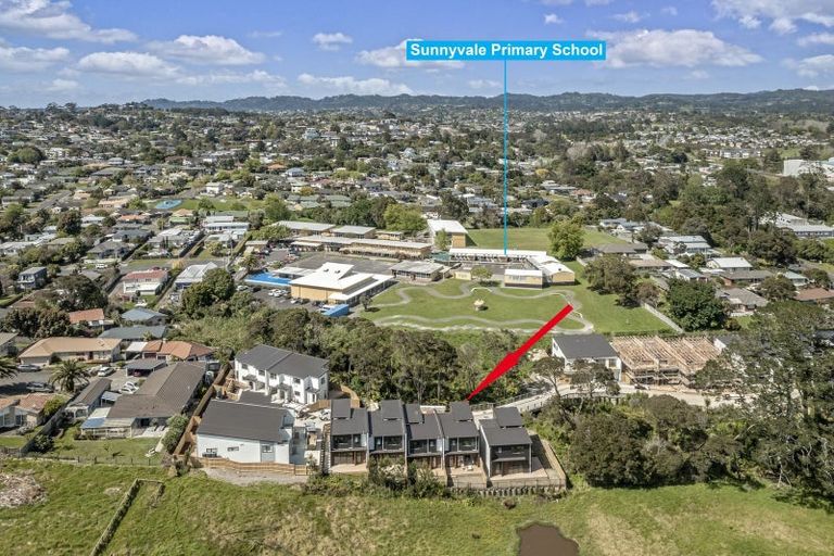 Photo of property in 28 Korokio Lane, Henderson, Auckland, 0612