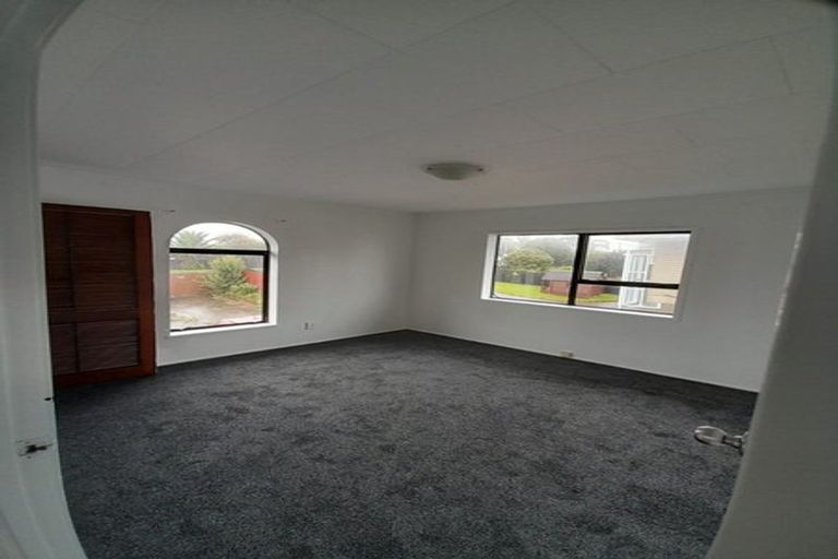 Photo of property in 30 Royal Road, Massey, Auckland, 0614