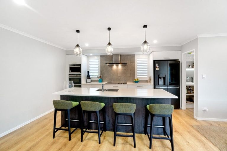 Photo of property in 48a Amorino Drive, Red Beach, 0932