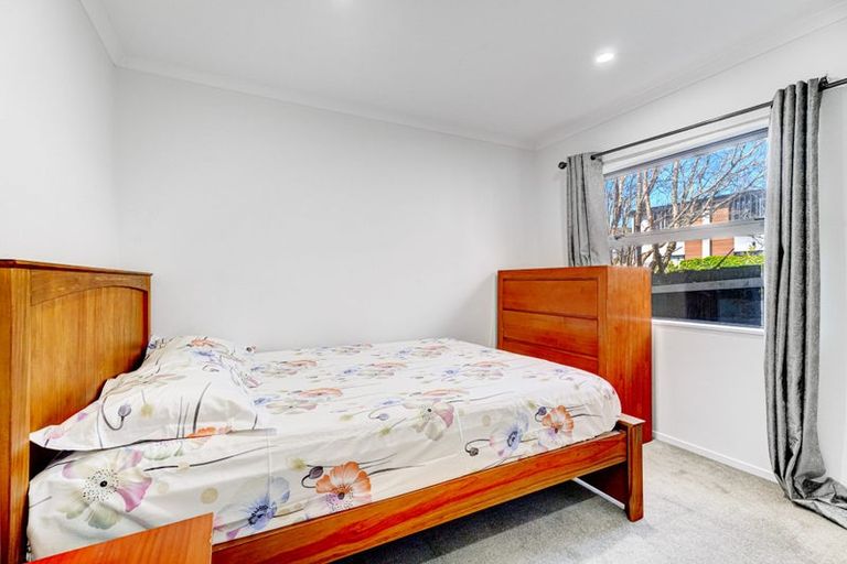 Photo of property in 74a Awaroa Road, Sunnyvale, Auckland, 0612