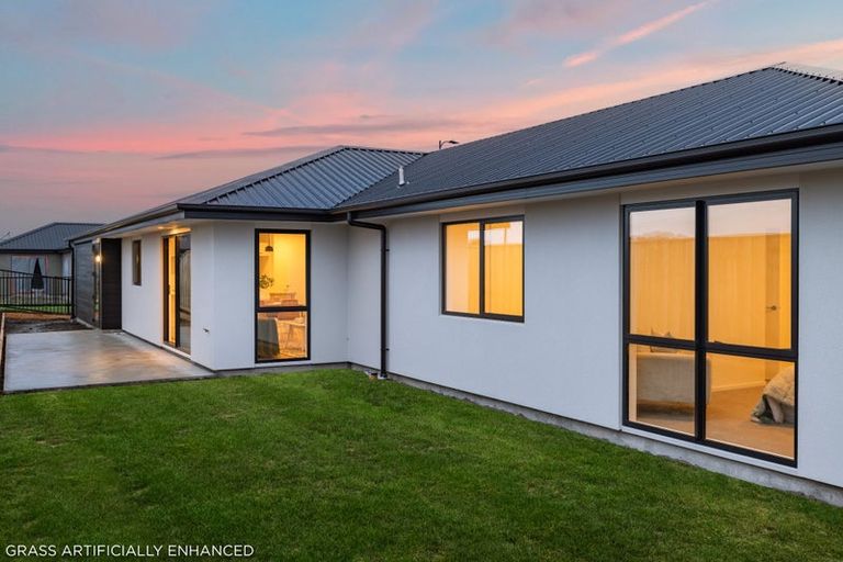 Photo of property in 23 Millhaven Place, Casebrook, Christchurch, 8051