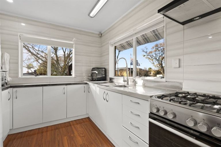 Photo of property in 2/1 Rakaia Rise, Clover Park, Auckland, 2019