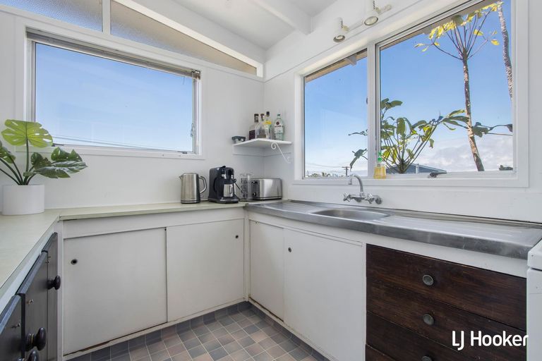 Photo of property in 30 Hillview Road, Waihi Beach, 3611