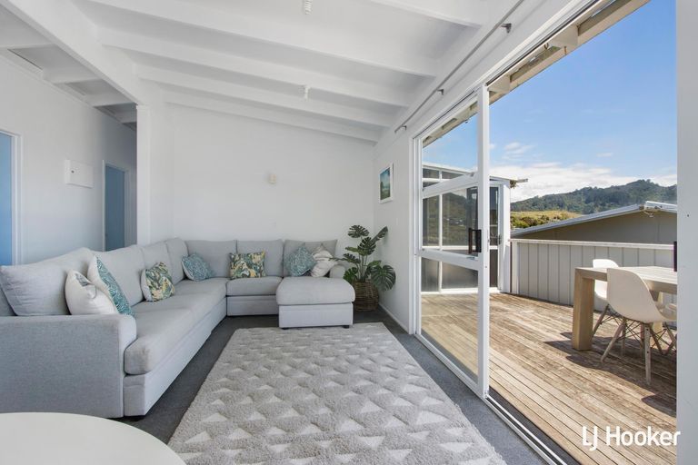 Photo of property in 30 Hillview Road, Waihi Beach, 3611