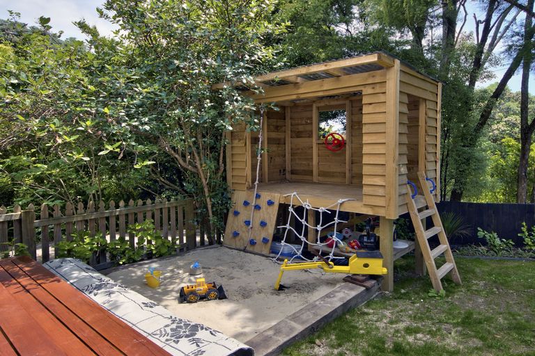 Photo of property in 30 Atkinson Road, Titirangi, Auckland, 0604