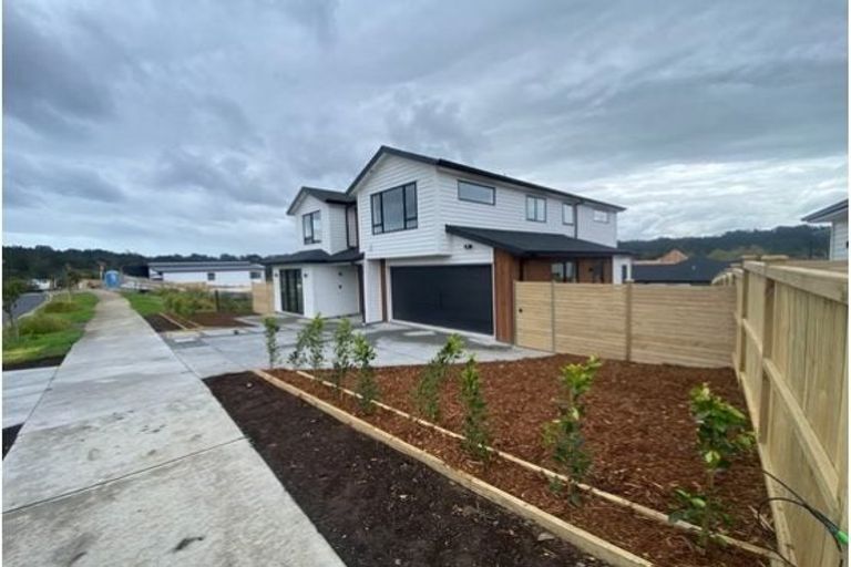 Photo of property in 13 Katote Avenue, Swanson, Auckland, 0614