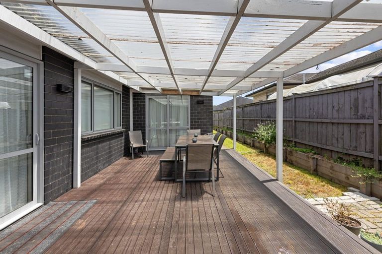 Photo of property in 587 Great South Road, Rosehill, Papakura, 2113