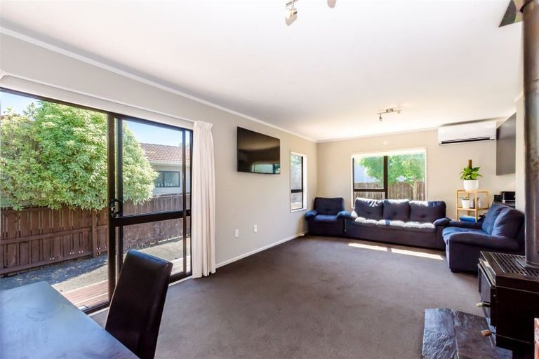 Photo of property in 12 Hookway Grove, Paraparaumu, 5032