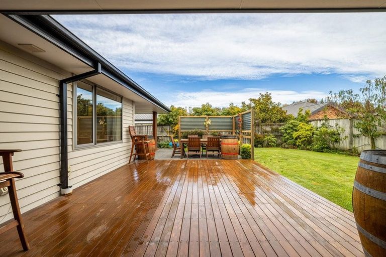 Photo of property in 8 Albert Sheppard Close, Yaldhurst, Christchurch, 8042