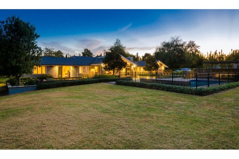 Photo of property in 55 Riverhead Road, Kumeu, 0810