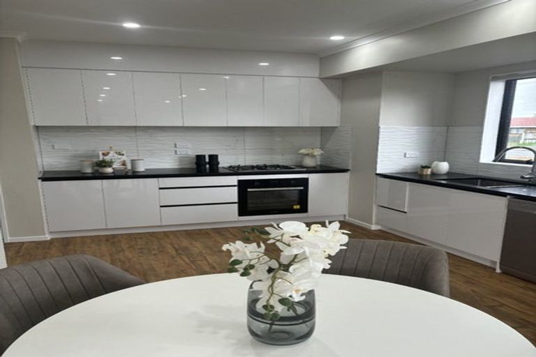 Photo of property in 69 Clevedon Road, Papakura, 2110