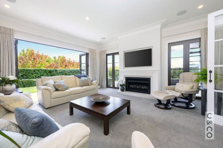 Photo of property in 8 Tauwaka Crescent, Riverhead, 0820