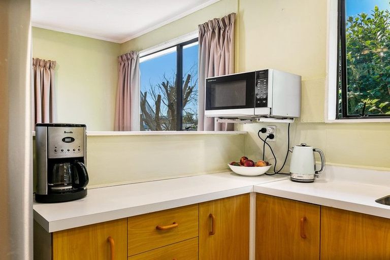 Photo of property in 1/14 Compass Place, Te Atatu Peninsula, Auckland, 0610