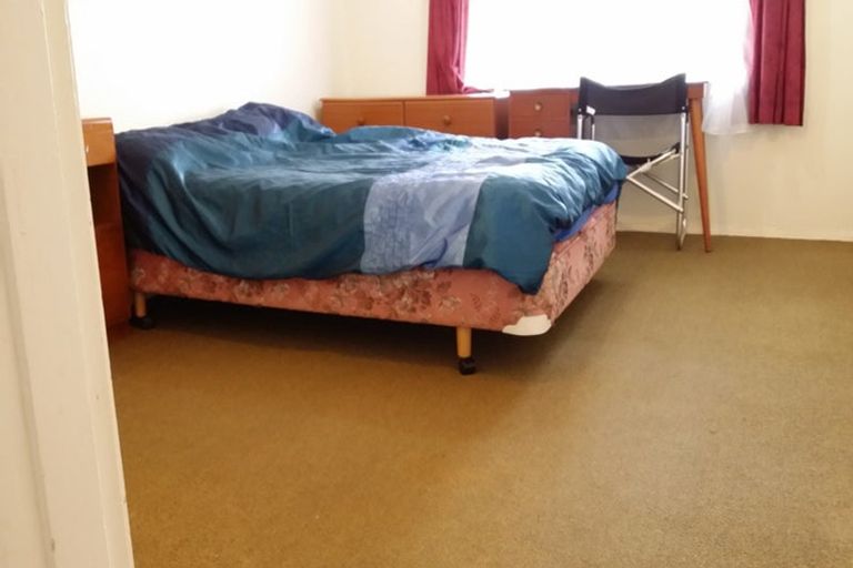 Photo of property in 2/39 Mcparland Street, Ebdentown, Upper Hutt, 5018