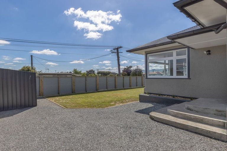 Photo of property in 19 Bowen Street, Levin, 5510