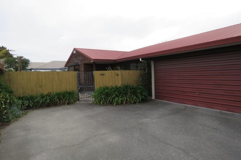 Photo of property in 2/228 Yaldhurst Road, Avonhead, Christchurch, 8042