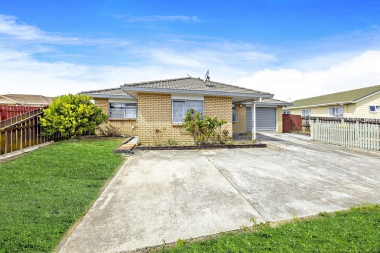 Photo of property in 39 Robert Skelton Place, Clendon Park, Auckland, 2103