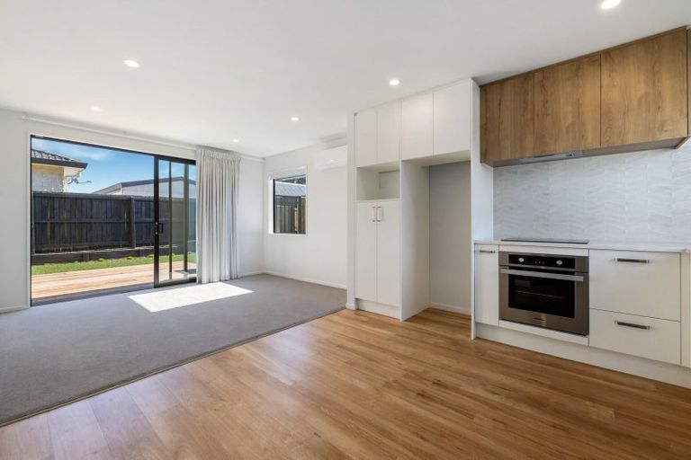 Photo of property in 8/9 Marcroft Street, Woolston, Christchurch, 8062