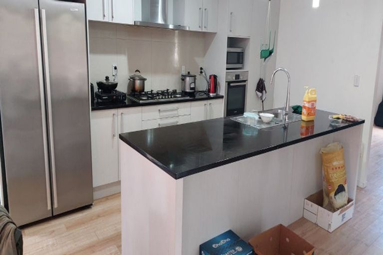 Photo of property in 98 Tiriwa Drive, Massey, Auckland, 0614