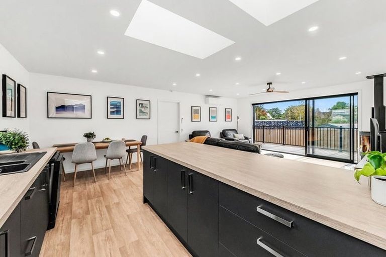 Photo of property in 5 Beach Crescent, Waikuku Beach, 7473