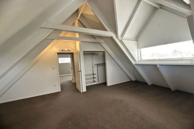 Photo of property in 2/40 Mirrabooka Avenue, Botany Downs, Auckland, 2010