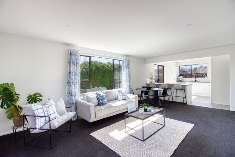 Photo of property in 2/10 Montclare Avenue, Ilam, Christchurch, 8041