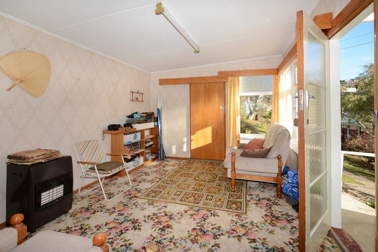 Photo of property in 11 Hellyer Street, Macandrew Bay, Dunedin, 9014