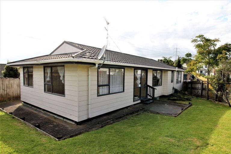 Photo of property in 3 Lowburn Place, Clover Park, Auckland, 2019