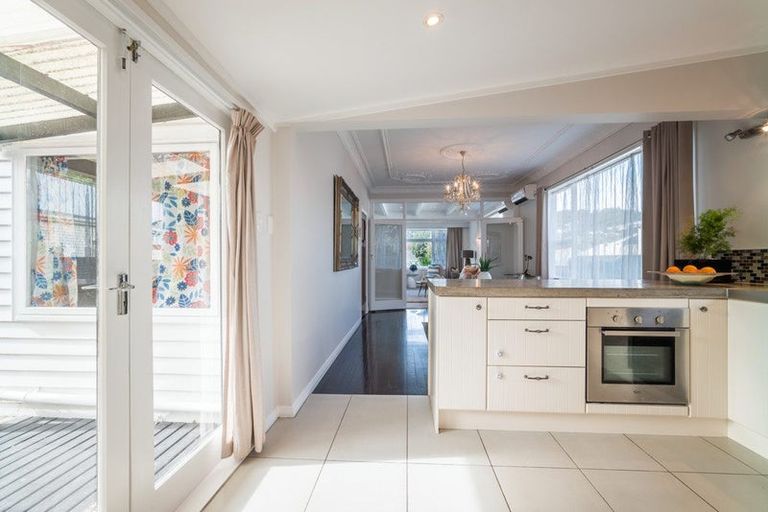 Photo of property in 40 Derwent Street, Island Bay, Wellington, 6023