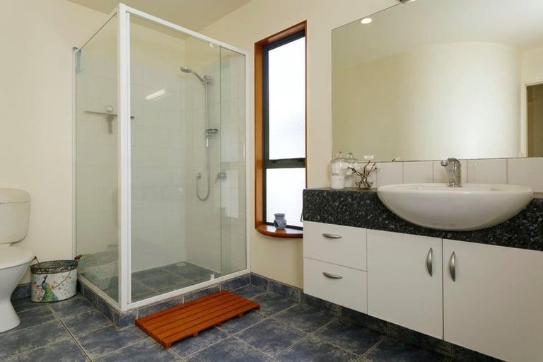 Photo of property in 2/124 Te Heuheu Street, Taupo, 3330