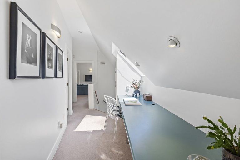 Photo of property in 6 Lochiel Road, Khandallah, Wellington, 6035