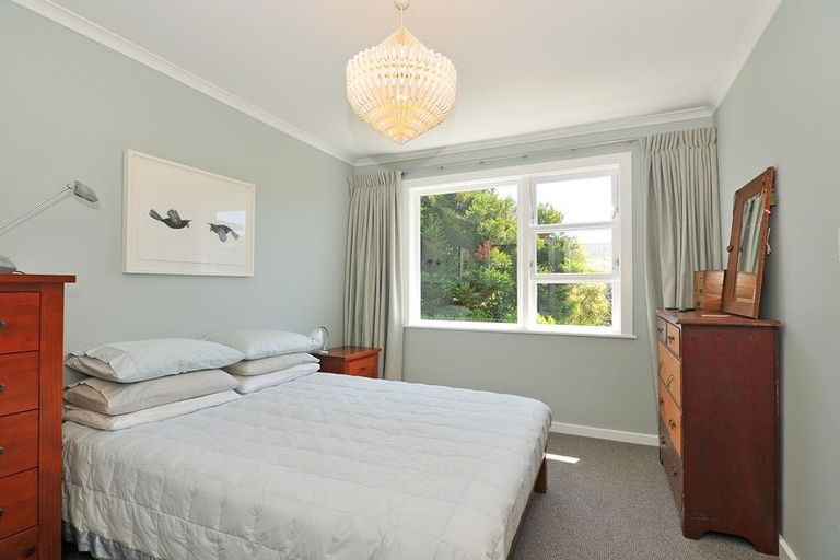 Photo of property in 9 Stratford Way, Wilton, Wellington, 6012