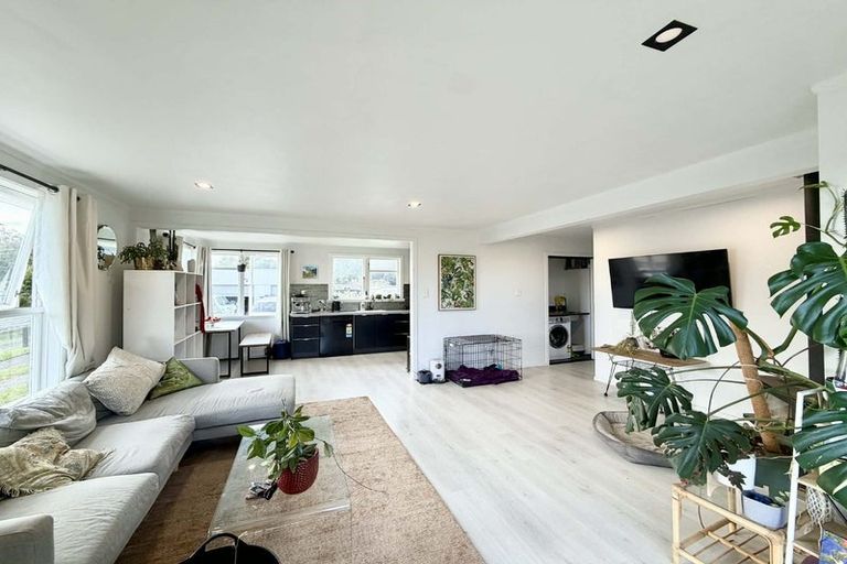 Photo of property in 5 Konini Street, Inglewood, 4330