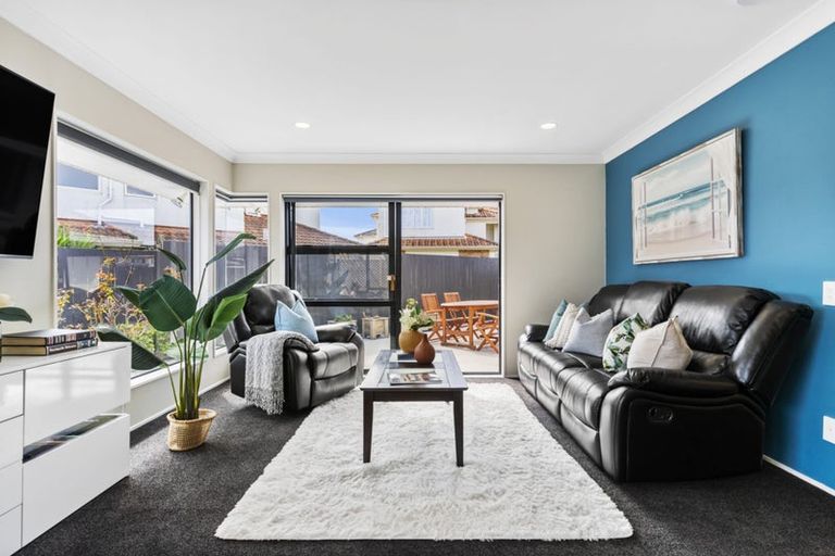 Photo of property in 2/83 Meadowland Drive, Somerville, Auckland, 2014