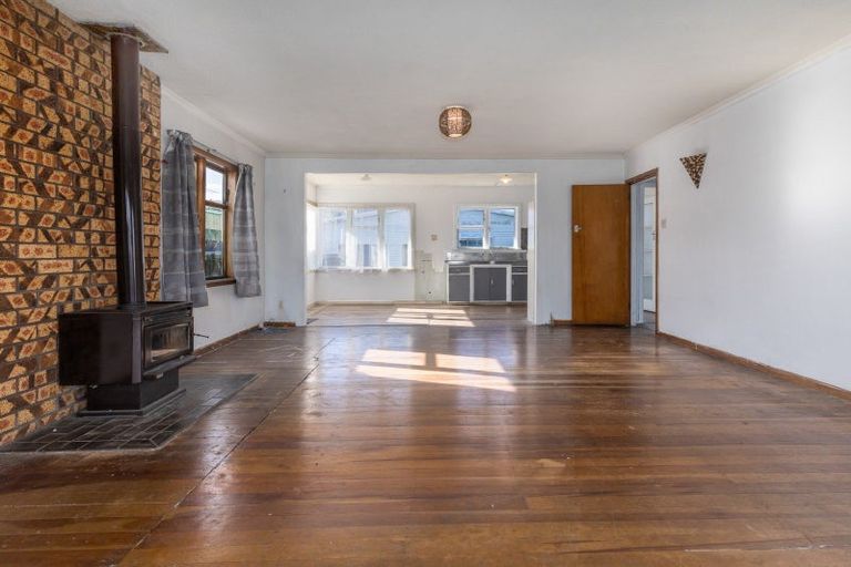 Photo of property in 8 Lambley Road, Titahi Bay, Porirua, 5022