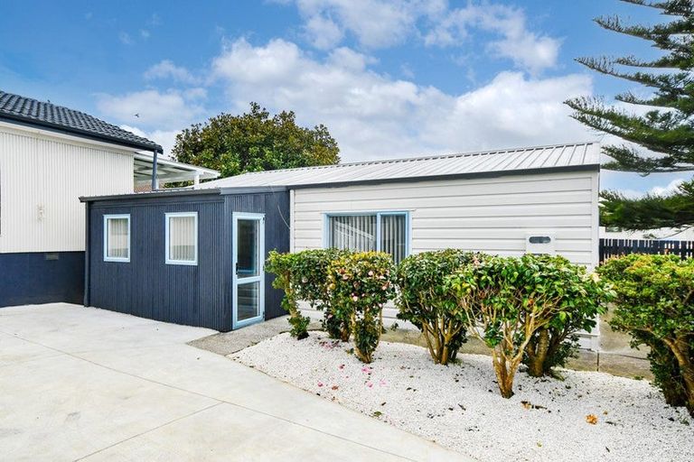 Photo of property in 22 Caringbah Drive, Papatoetoe, Auckland, 2025