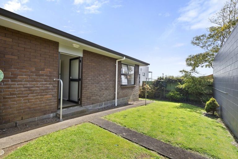Photo of property in 17 Cutfield Road, New Plymouth, 4310