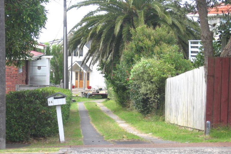 Photo of property in 1 Coronation Road, Hillcrest, Auckland, 0627