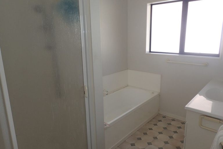 Photo of property in 35 Western Heights Drive, Western Heights, Hamilton, 3200