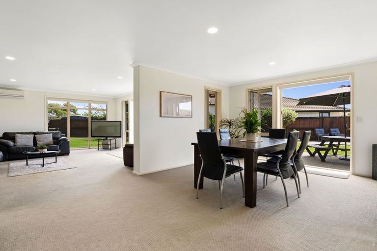 Photo of property in 14 Carrington Drive, Papamoa Beach, Papamoa, 3118