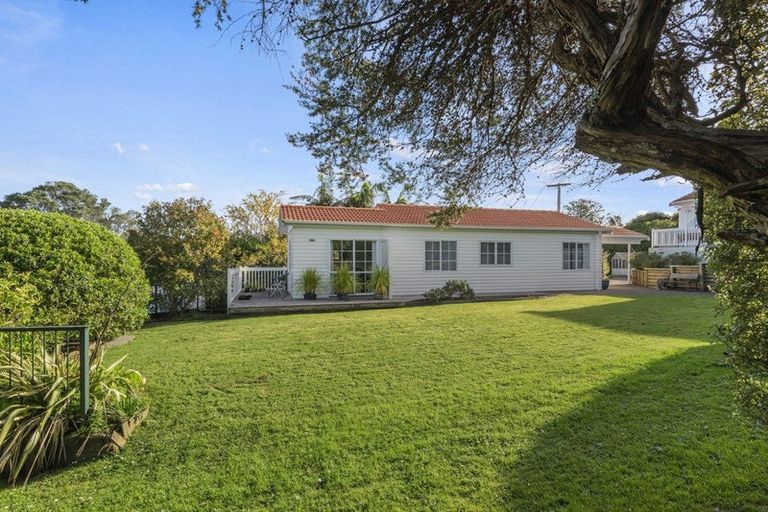 Photo of property in 111 Deep Creek Road, Torbay, Auckland, 0630