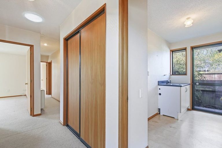 Photo of property in 2/24 Woodbury Street, Avonhead, Christchurch, 8042